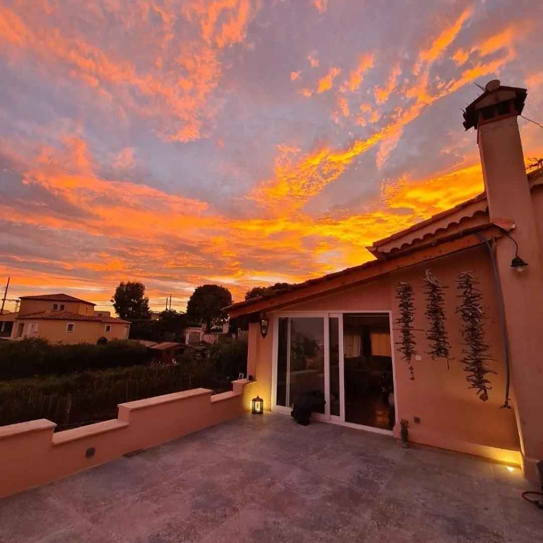Villa Beautiful Sea View, Quiet In Agricultural Property Antibes